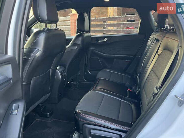 Білий Форд Ескейп, об'ємом двигуна 1.5 л та пробігом 14 тис. км за 17900 $, фото 7 на Automoto.ua