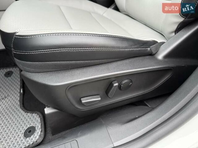 Білий Форд Ескейп, об'ємом двигуна 2.5 л та пробігом 23 тис. км за 27900 $, фото 18 на Automoto.ua