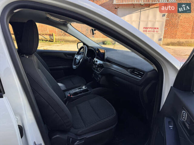 Білий Форд Ескейп, об'ємом двигуна 1.5 л та пробігом 69 тис. км за 20000 $, фото 9 на Automoto.ua