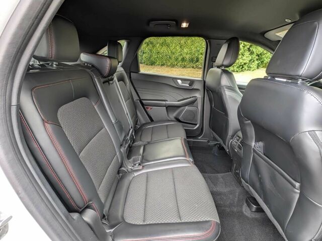 Білий Форд Ескейп, об'ємом двигуна 1.5 л та пробігом 28 тис. км за 10100 $, фото 9 на Automoto.ua