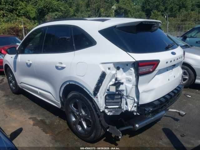 Белый Форд Эскейп, объемом двигателя 2.5 л и пробегом 20 тыс. км за 5000 $, фото 2 на Automoto.ua