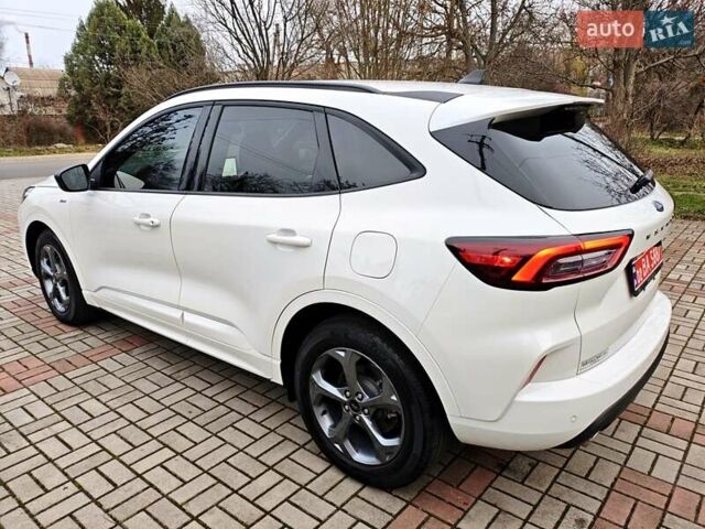 Білий Форд Ескейп, об'ємом двигуна 1.5 л та пробігом 17 тис. км за 22000 $, фото 26 на Automoto.ua