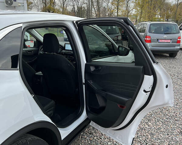 Белый Форд Эскейп, объемом двигателя 1.5 л и пробегом 52 тыс. км за 18900 $, фото 18 на Automoto.ua