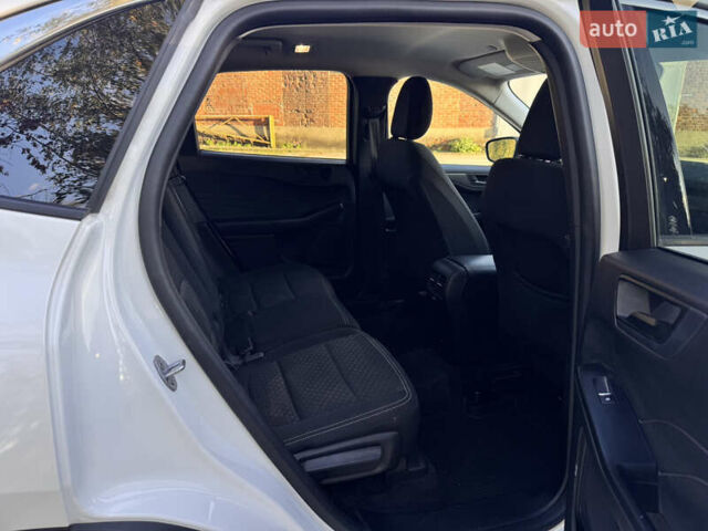 Білий Форд Ескейп, об'ємом двигуна 1.5 л та пробігом 69 тис. км за 20000 $, фото 8 на Automoto.ua