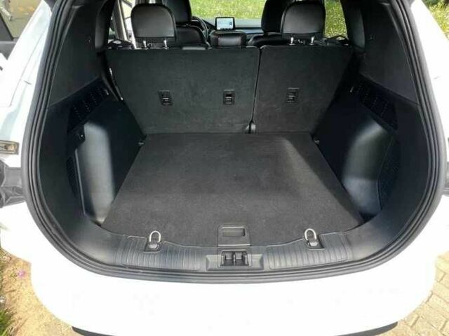 Белый Форд Эскейп, объемом двигателя 1.5 л и пробегом 75 тыс. км за 17500 $, фото 9 на Automoto.ua