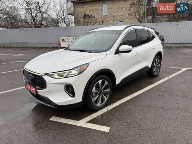 Білий Форд Ескейп, об'ємом двигуна 2.5 л та пробігом 23 тис. км за 27900 $, фото 6 на Automoto.ua