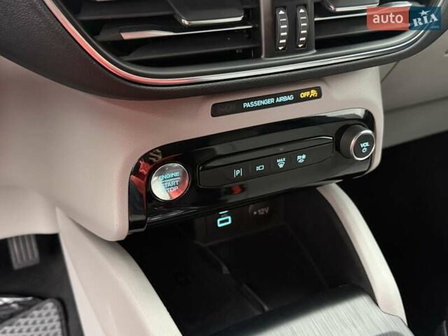 Білий Форд Ескейп, об'ємом двигуна 2.5 л та пробігом 23 тис. км за 27900 $, фото 27 на Automoto.ua