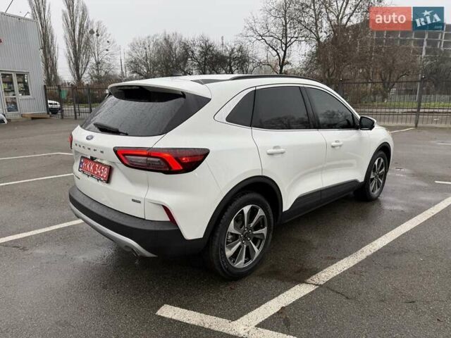 Білий Форд Ескейп, об'ємом двигуна 2.5 л та пробігом 23 тис. км за 27900 $, фото 2 на Automoto.ua