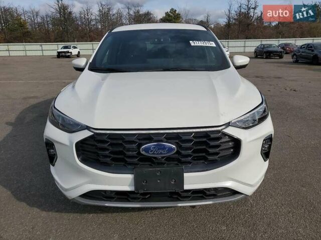 Белый Форд Эскейп, объемом двигателя 2.5 л и пробегом 10 тыс. км за 9300 $, фото 4 на Automoto.ua