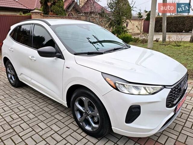 Білий Форд Ескейп, об'ємом двигуна 1.5 л та пробігом 17 тис. км за 22000 $, фото 6 на Automoto.ua