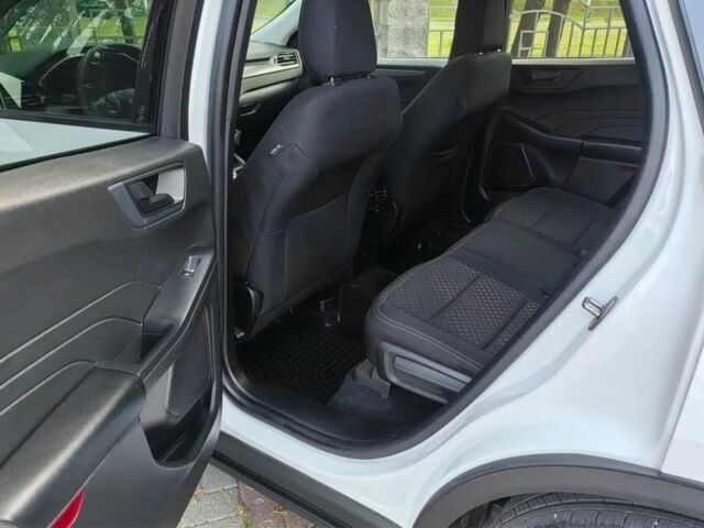 Форд Эскейп 2023 в Киеве на Automoto.ua Белый Форд Эскейп, объемом двигателя 1.5 л и пробегом 54 тыс. км за 14300 $, фото 14 на Automoto.ua