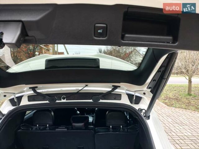 Білий Форд Ескейп, об'ємом двигуна 1.5 л та пробігом 17 тис. км за 22000 $, фото 17 на Automoto.ua