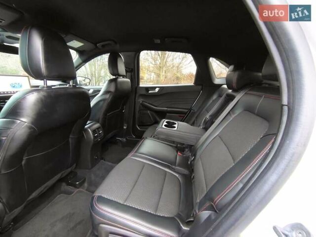 Білий Форд Ескейп, об'ємом двигуна 1.5 л та пробігом 17 тис. км за 22000 $, фото 13 на Automoto.ua