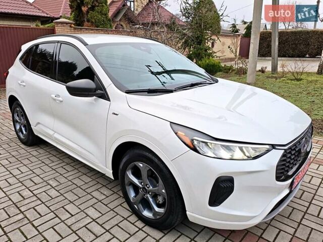 Білий Форд Ескейп, об'ємом двигуна 1.5 л та пробігом 17 тис. км за 22000 $, фото 7 на Automoto.ua