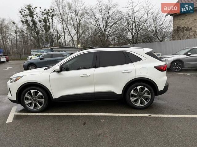 Білий Форд Ескейп, об'ємом двигуна 2.5 л та пробігом 23 тис. км за 27900 $, фото 5 на Automoto.ua