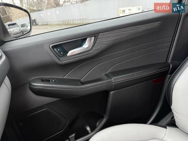 Білий Форд Ескейп, об'ємом двигуна 2.5 л та пробігом 23 тис. км за 27900 $, фото 32 на Automoto.ua