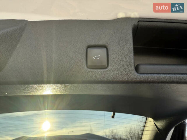 Белый Форд Эскейп, объемом двигателя 1.5 л и пробегом 17 тыс. км за 26500 $, фото 48 на Automoto.ua