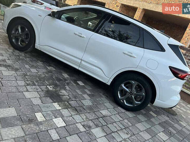 Білий Форд Ескейп, об'ємом двигуна 1.5 л та пробігом 14 тис. км за 17900 $, фото 2 на Automoto.ua