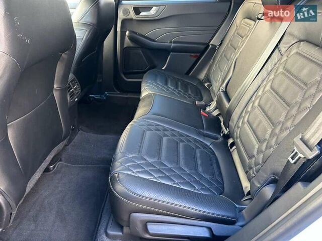 Білий Форд Ескейп, об'ємом двигуна 2.5 л та пробігом 120 тис. км за 25990 $, фото 8 на Automoto.ua