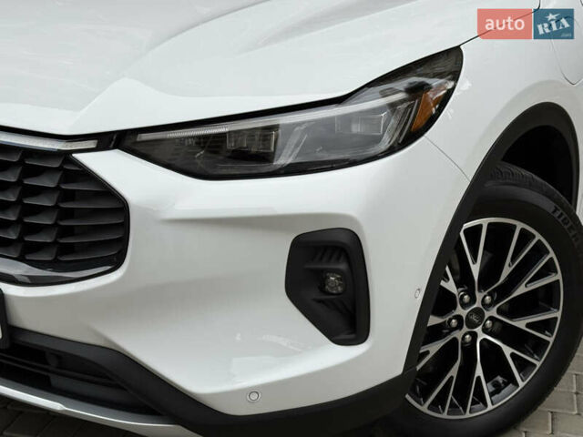 Білий Форд Ескейп, об'ємом двигуна 2.5 л та пробігом 120 тис. км за 26900 $, фото 4 на Automoto.ua