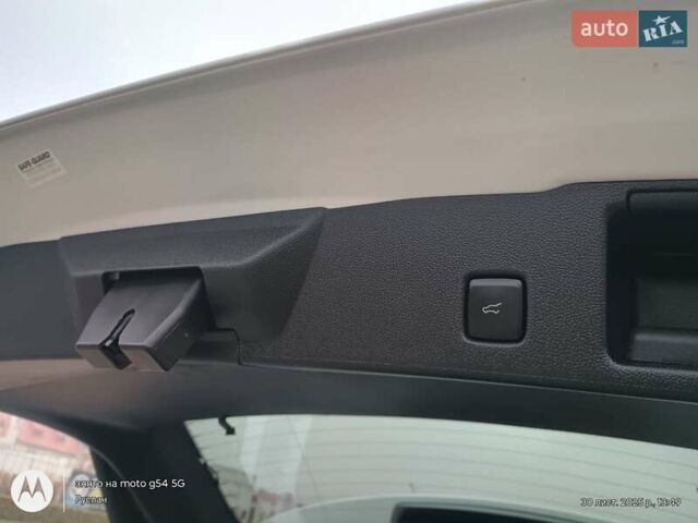 Белый Форд Эскейп, объемом двигателя 1.5 л и пробегом 78 тыс. км за 19300 $, фото 25 на Automoto.ua