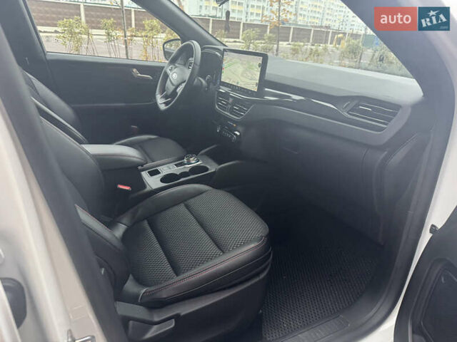 Белый Форд Эскейп, объемом двигателя 1.5 л и пробегом 7 тыс. км за 24000 $, фото 17 на Automoto.ua