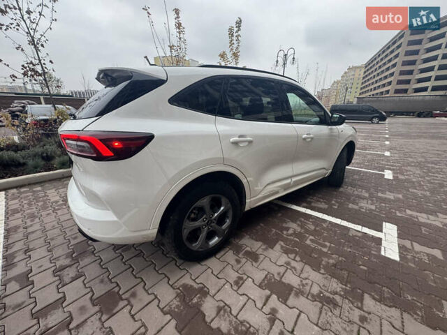 Белый Форд Эскейп, объемом двигателя 1.5 л и пробегом 7 тыс. км за 24000 $, фото 2 на Automoto.ua