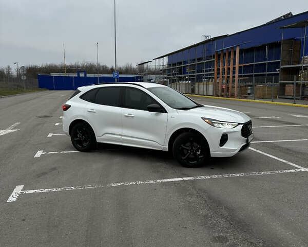 Белый Форд Эскейп, объемом двигателя 1.5 л и пробегом 31 тыс. км за 24500 $, фото 2 на Automoto.ua