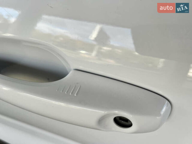 Белый Форд Эскейп, объемом двигателя 1.5 л и пробегом 9 тыс. км за 22999 $, фото 16 на Automoto.ua