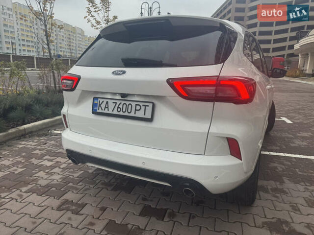 Белый Форд Эскейп, объемом двигателя 1.5 л и пробегом 7 тыс. км за 24000 $, фото 3 на Automoto.ua