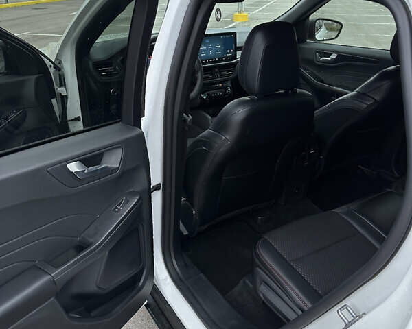 Белый Форд Эскейп, объемом двигателя 1.5 л и пробегом 31 тыс. км за 24500 $, фото 14 на Automoto.ua