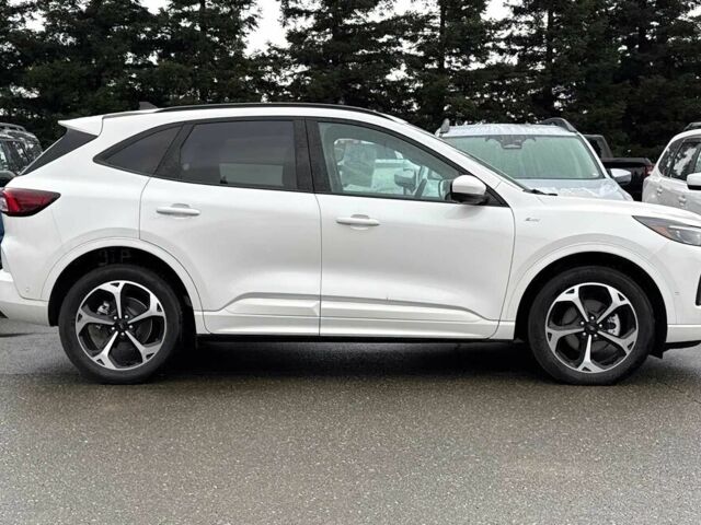 Белый Форд Эскейп, объемом двигателя 2 л и пробегом 14 тыс. км за 6000 $, фото 5 на Automoto.ua