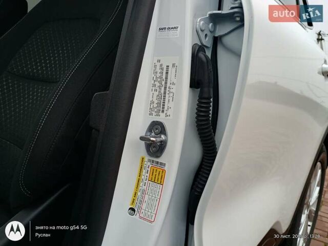 Белый Форд Эскейп, объемом двигателя 1.5 л и пробегом 78 тыс. км за 19300 $, фото 45 на Automoto.ua