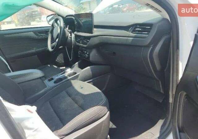 Білий Форд Ескейп, об'ємом двигуна 1.5 л та пробігом 75 тис. км за 14900 $, фото 2 на Automoto.ua