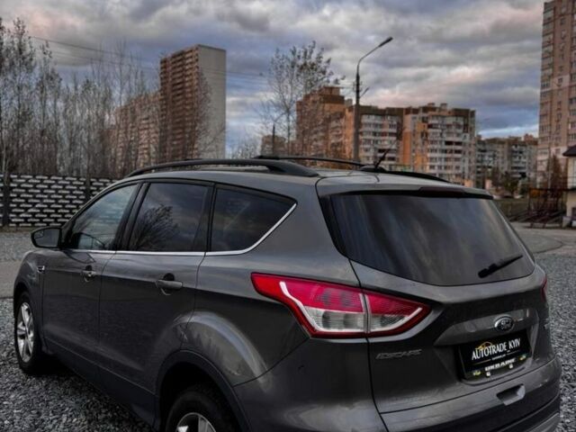 Бежевый Форд Эскейп, объемом двигателя 1.6 л и пробегом 233 тыс. км за 6000 $, фото 2 на Automoto.ua