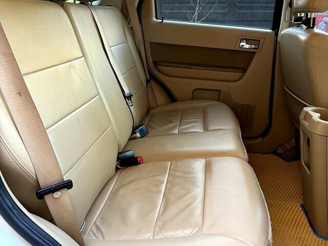 Бежевий Форд Ескейп, об'ємом двигуна 3 л та пробігом 169 тис. км за 10500 $, фото 4 на Automoto.ua