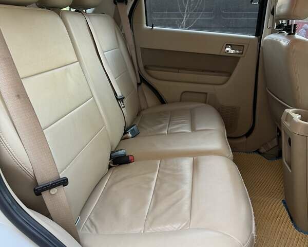 Бежевий Форд Ескейп, об'ємом двигуна 3 л та пробігом 169 тис. км за 10500 $, фото 7 на Automoto.ua