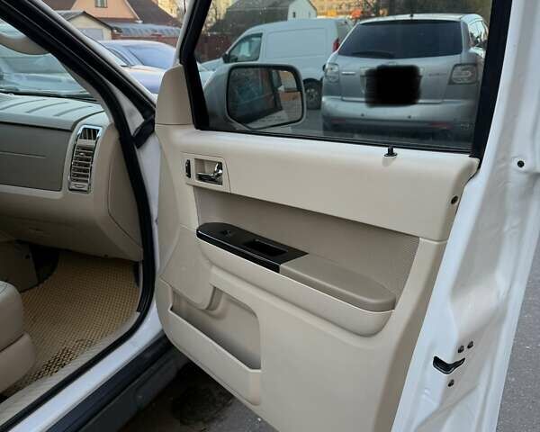 Бежевий Форд Ескейп, об'ємом двигуна 3 л та пробігом 169 тис. км за 10500 $, фото 6 на Automoto.ua