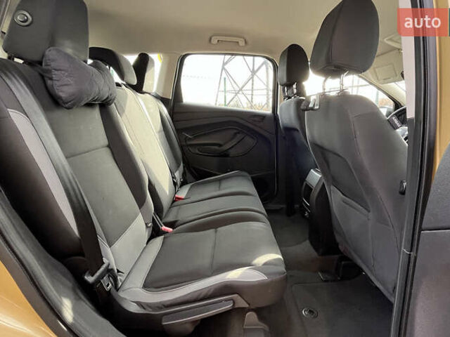 Бежевий Форд Ескейп, об'ємом двигуна 2.49 л та пробігом 199 тис. км за 11990 $, фото 19 на Automoto.ua