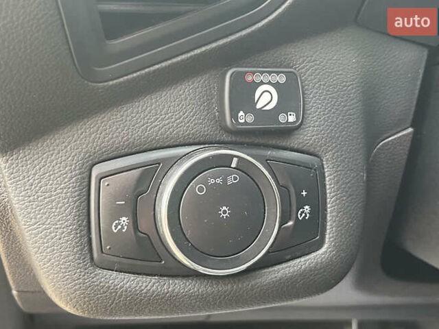 Бежевий Форд Ескейп, об'ємом двигуна 2.49 л та пробігом 199 тис. км за 11990 $, фото 14 на Automoto.ua