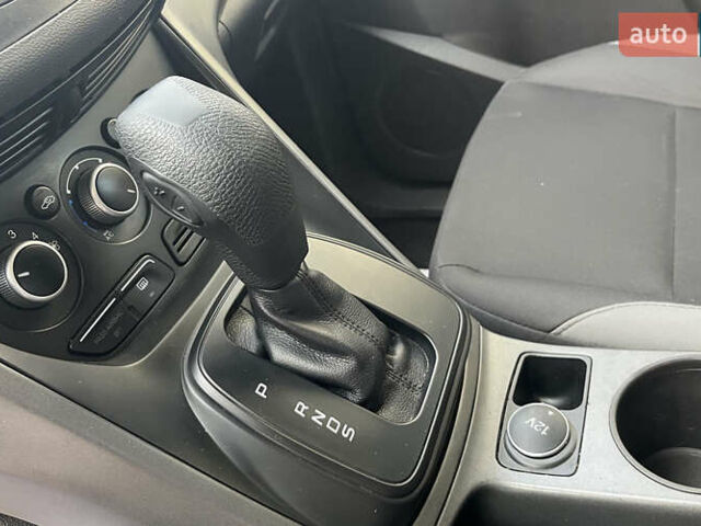 Бежевий Форд Ескейп, об'ємом двигуна 2.49 л та пробігом 199 тис. км за 11990 $, фото 12 на Automoto.ua