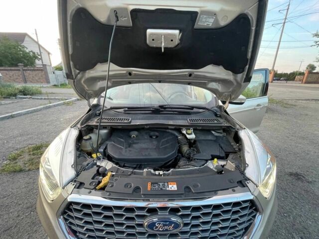 Бежевий Форд Ескейп, об'ємом двигуна 2 л та пробігом 157 тис. км за 15000 $, фото 13 на Automoto.ua