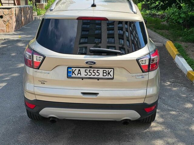 Бежевый Форд Эскейп, объемом двигателя 2 л и пробегом 133 тыс. км за 14500 $, фото 19 на Automoto.ua