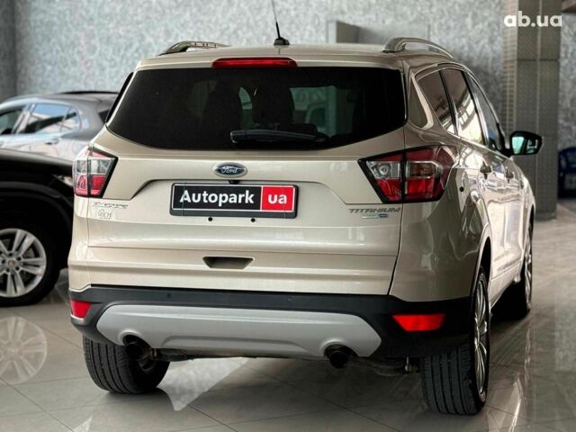 Бежевый Форд Эскейп, объемом двигателя 2 л и пробегом 195 тыс. км за 13490 $, фото 9 на Automoto.ua