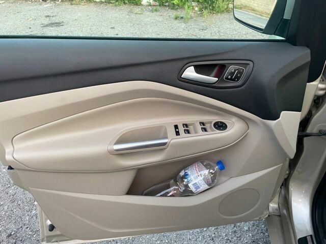 Бежевий Форд Ескейп, об'ємом двигуна 2 л та пробігом 157 тис. км за 15000 $, фото 17 на Automoto.ua