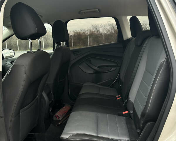 Бежевый Форд Эскейп, объемом двигателя 2.49 л и пробегом 110 тыс. км за 13300 $, фото 13 на Automoto.ua