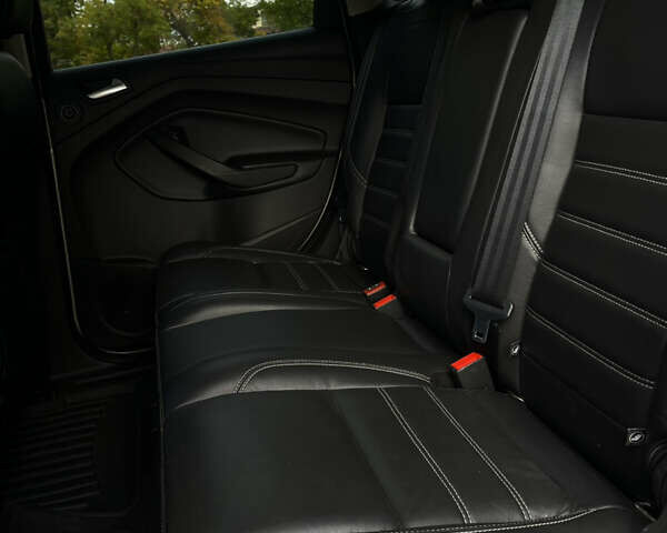 Бежевый Форд Эскейп, объемом двигателя 1.5 л и пробегом 145 тыс. км за 13799 $, фото 6 на Automoto.ua