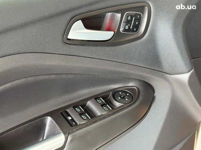 Бежевый Форд Эскейп, объемом двигателя 2 л и пробегом 195 тыс. км за 13490 $, фото 13 на Automoto.ua