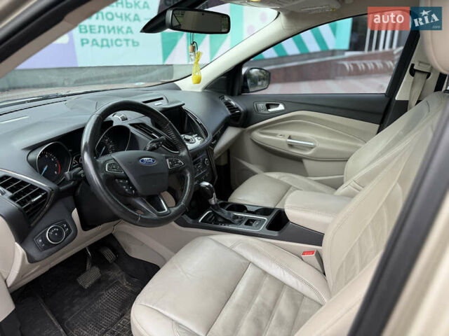 Форд Эскейп 2016 в Черкассах на Automoto.ua Бежевый Форд Эскейп, объемом двигателя 2 л и пробегом 187 тыс. км за 13299 $, фото 7 на Automoto.ua