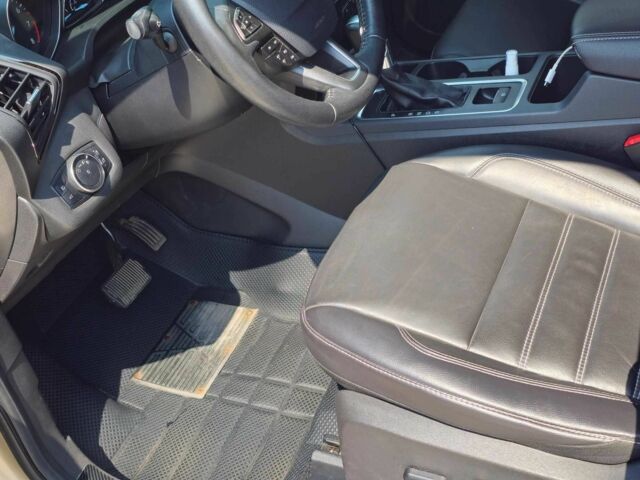 Бежевый Форд Эскейп, объемом двигателя 2 л и пробегом 133 тыс. км за 14500 $, фото 3 на Automoto.ua